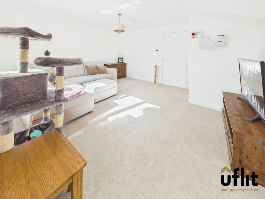 House in Rotherham, Waverley - View 5