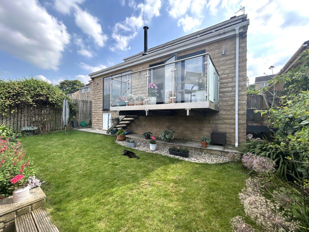 Oakfield Drive, Lower Hopton, Mirfield, WF14 8PX photo 2