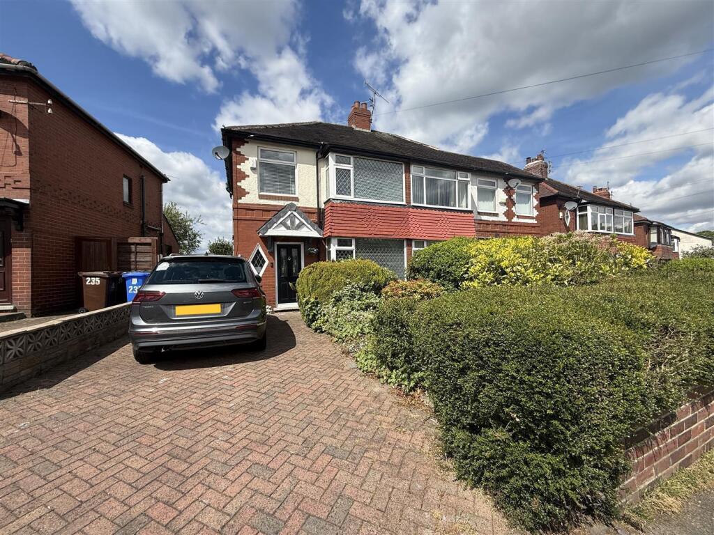 Main image of property: Huddersfield Road, Stalybridge