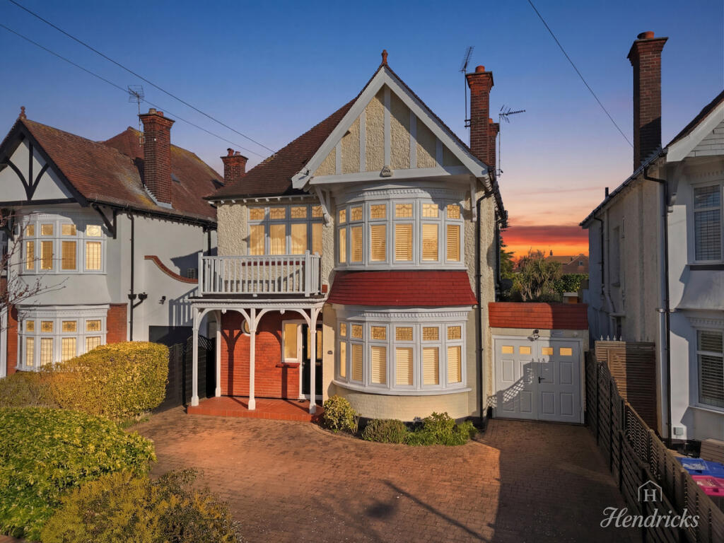 Main image of property: The Broadway, Southend-on-sea, SS1 3