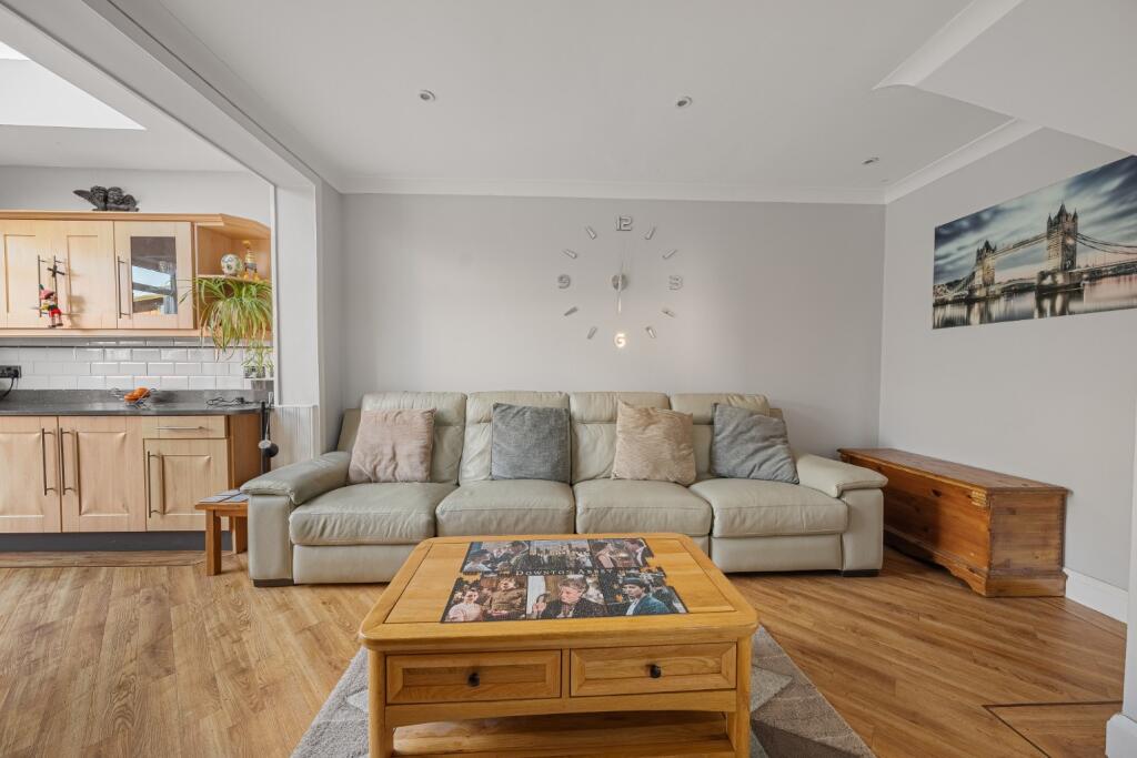 House in Gravesham, Rosherville, Perry Street - View 4