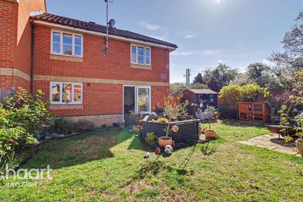Main image of property: Heron Close, Rayleigh