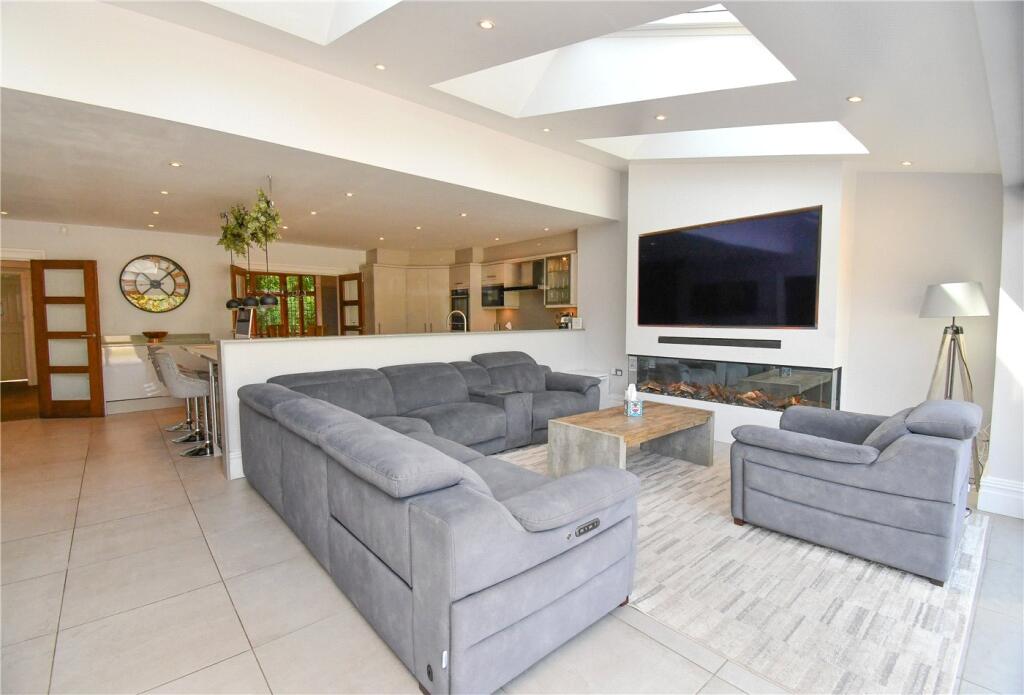 House in Wirral, Liverpool City Region - View 3
