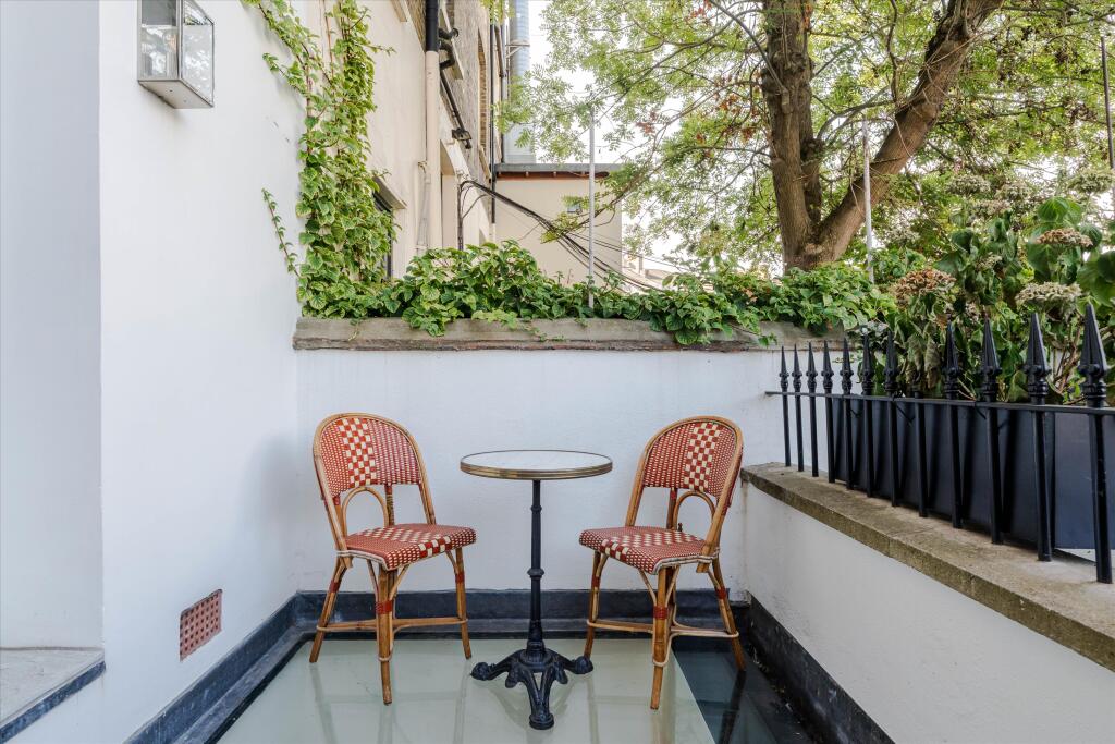 House in London - View 5