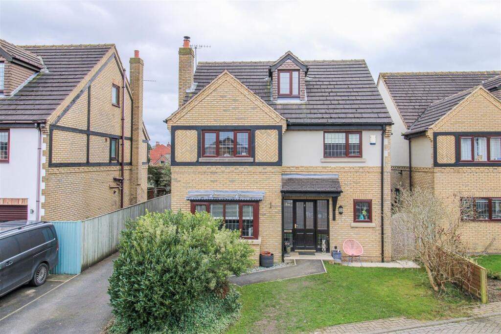 Main image of property: Ashwood Heights, Middlestown, Wakefield