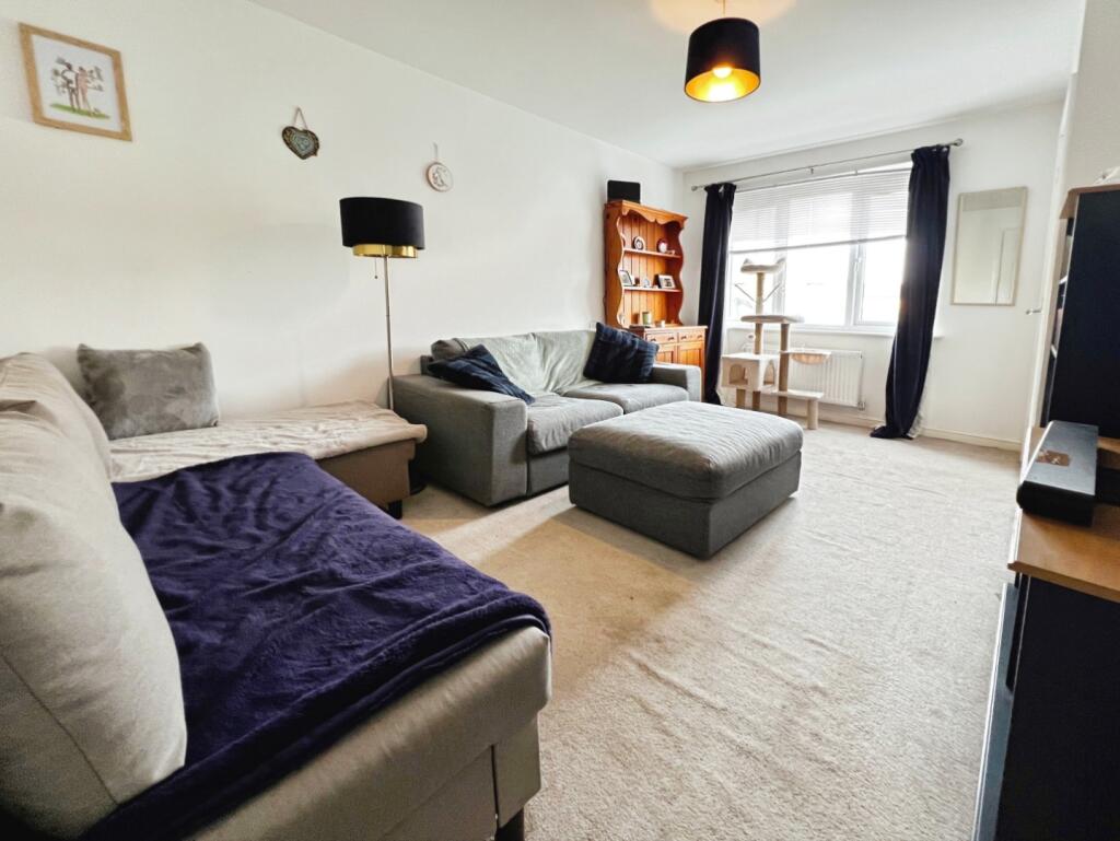Blackthorne Close Bradford, BD2 3DZ photo 4