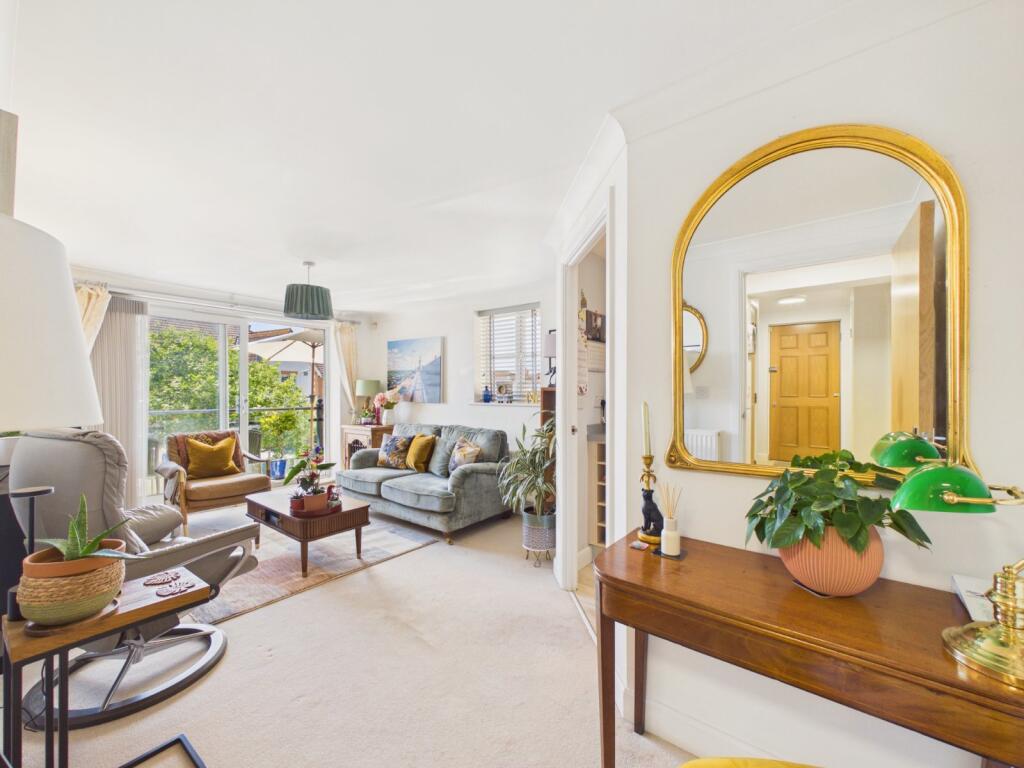Apartment in Hythe, Golden Valley, Sandgate - View 3