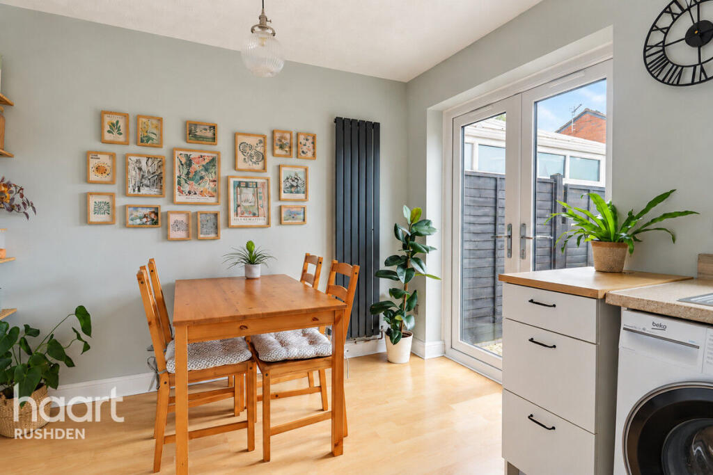 House in Rushden, North Northamptonshire - View 5