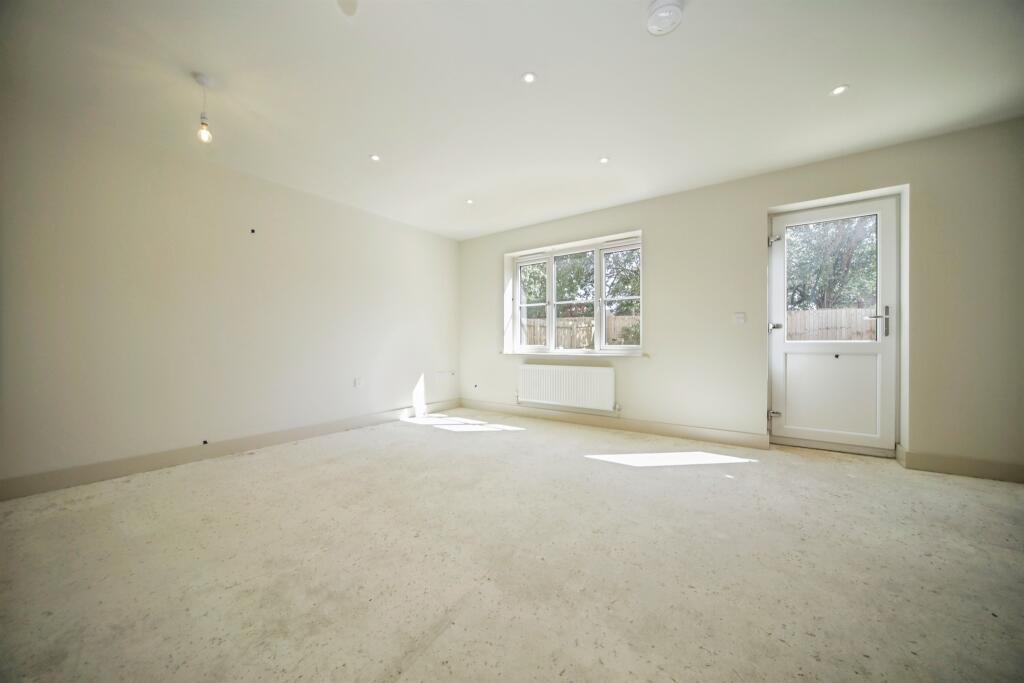 House in Ipswich - View 4