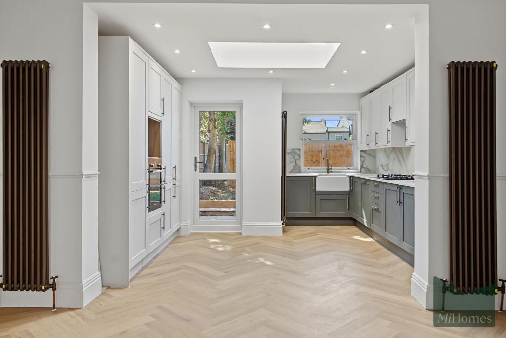 Apartment in London - View 5