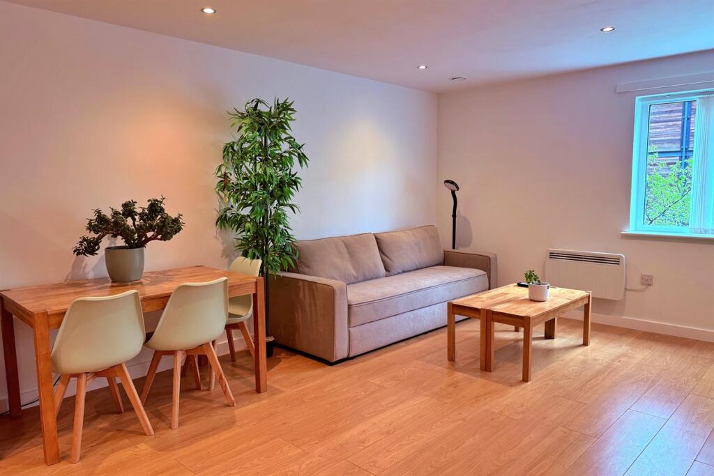 Apartment in Manchester - View 2