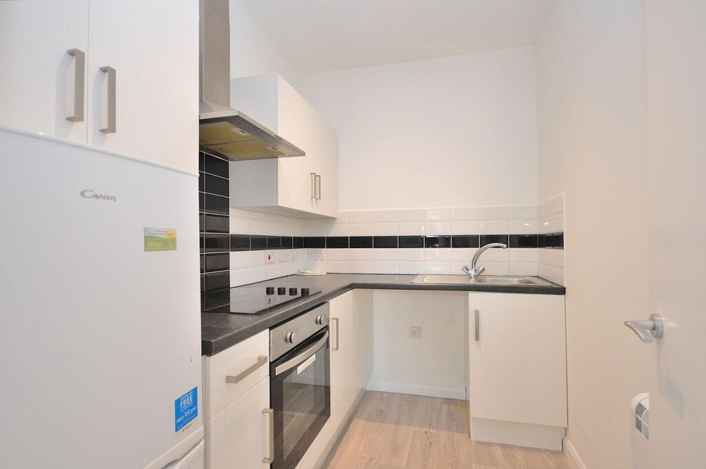 Apartment in Northampton, West Northamptonshire - View 2