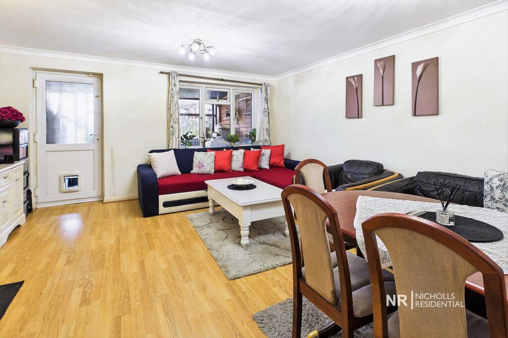House in London, Tolworth - View 4