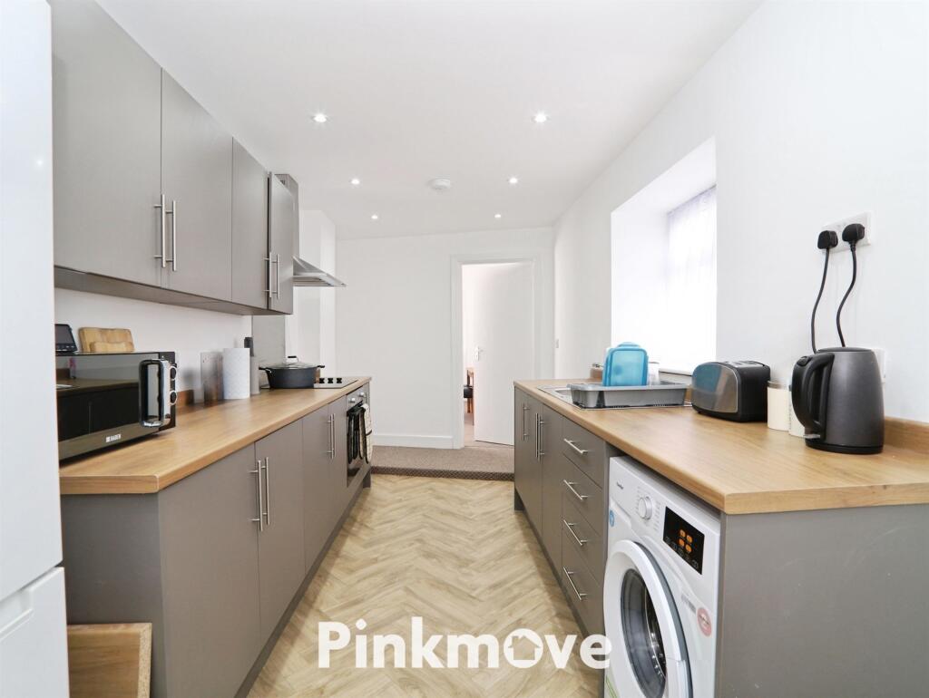 House in Newport, Commercial Road, Pillgwenlly - View 2
