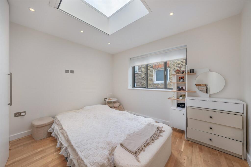 Rose Joan Mews, London, NW6 photo 3