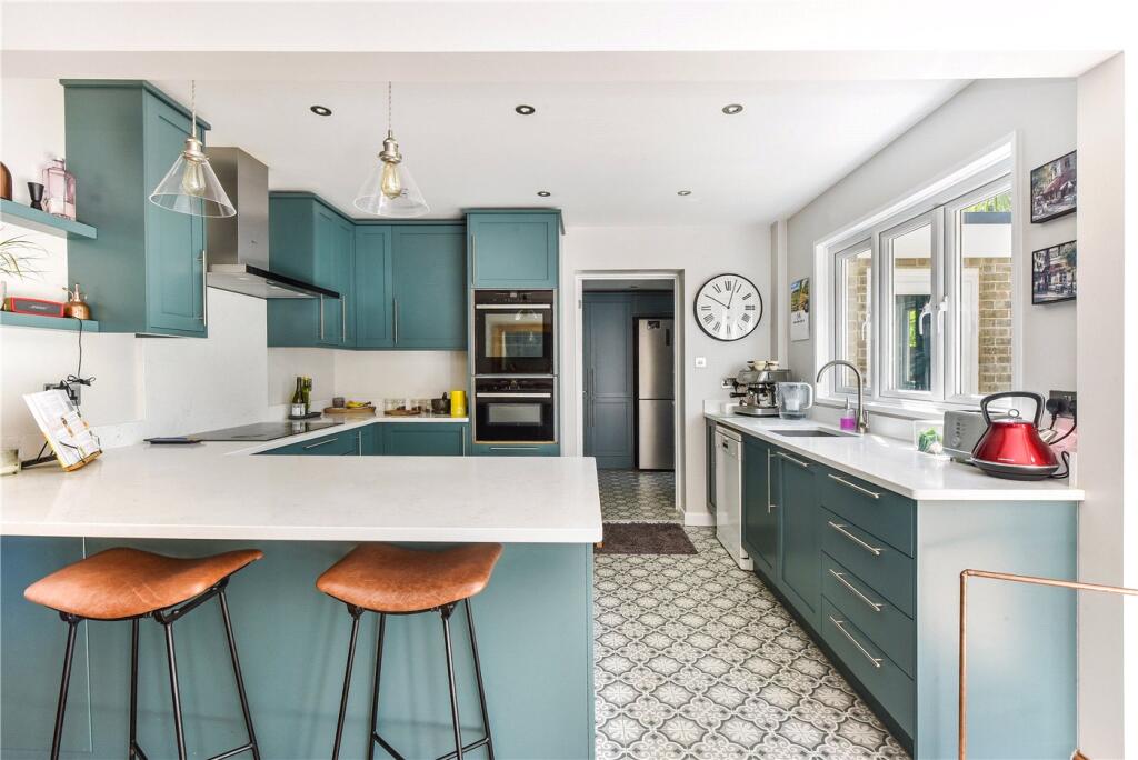 House in Guildford - View 2