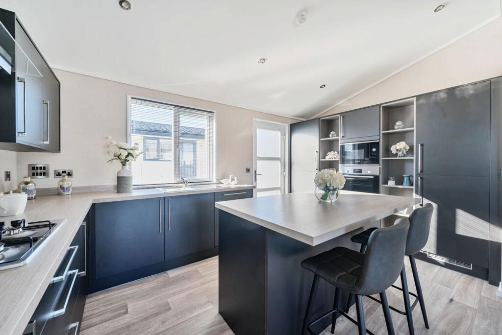 New and Pre-Owned Homes, Dolbeare Court, Landrake, Saltash, Cornwall, PL12 5FH photo 2