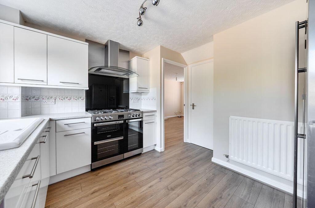 House in Tunbridge Wells, Paddock Wood - View 4