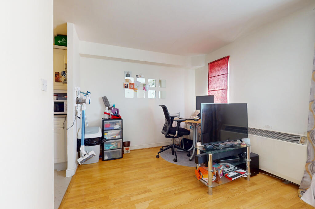 Apartment in Tonbridge - View 4