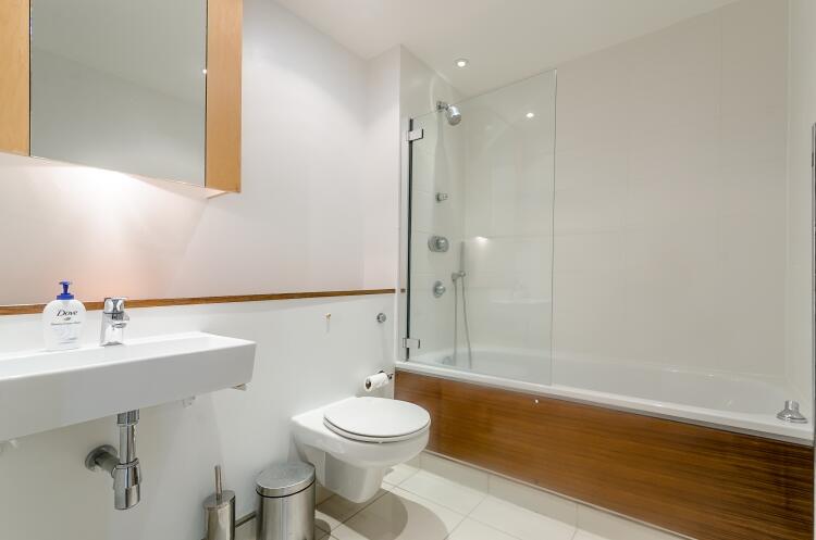 Apartment in London - More