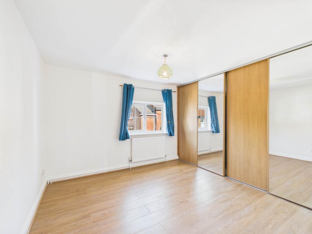 House in Dacorum, Tring - More
