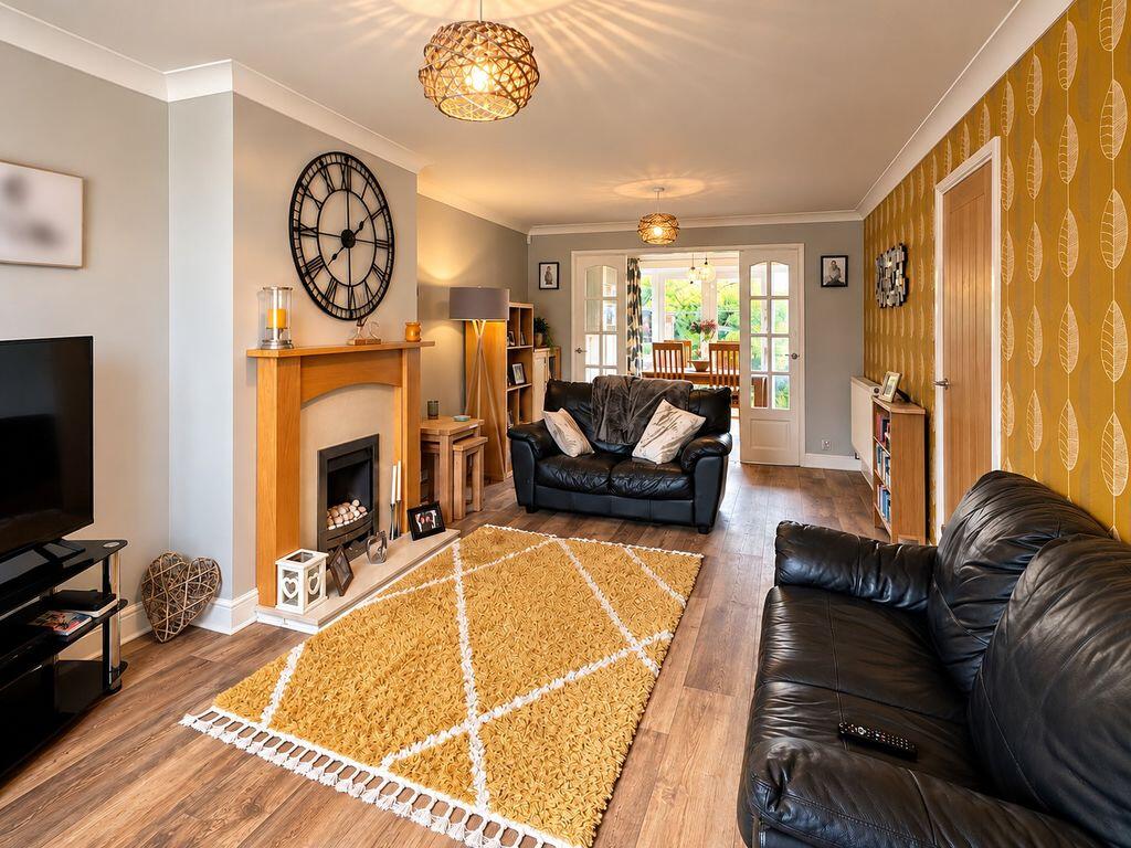 House in Lichfield, Burntwood - View 4