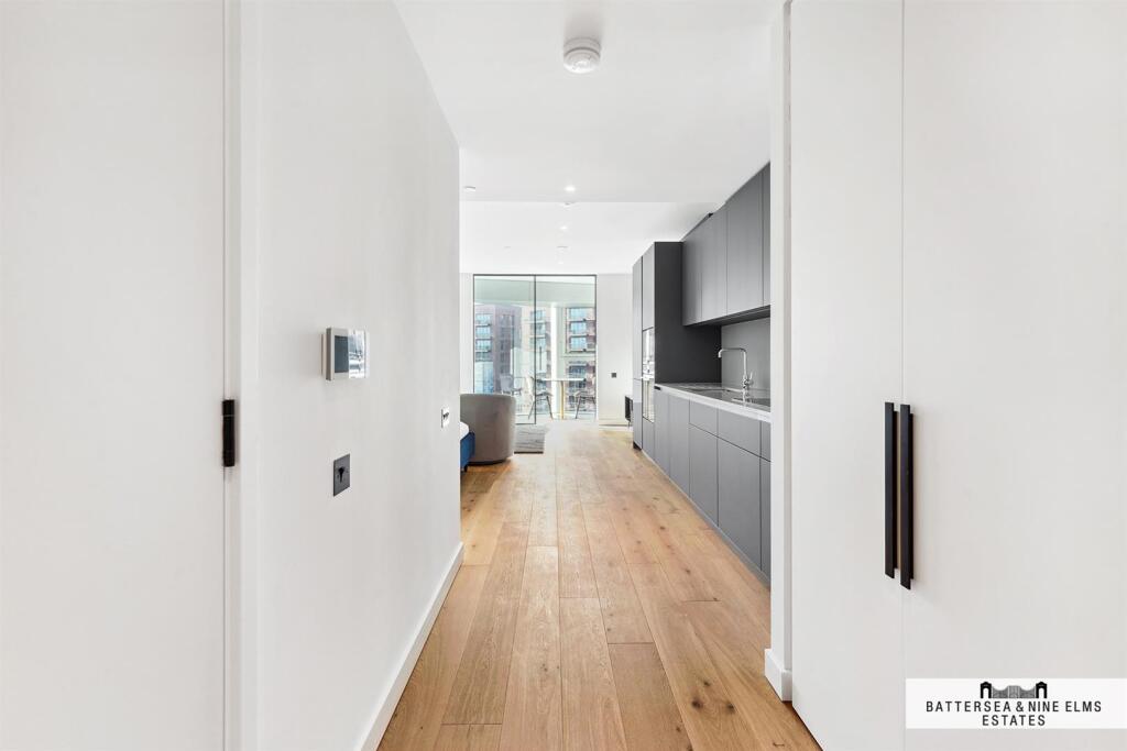 Apartment in London - View 5