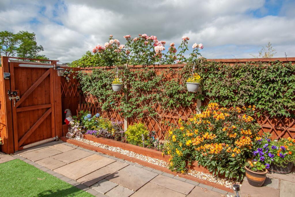 Charles Close, Thornbury, BS35 photo 5