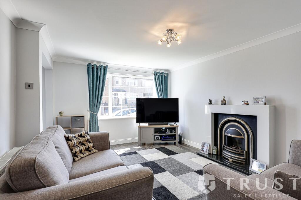 Quaker Lane, Cleckheaton, BD19 photo 5