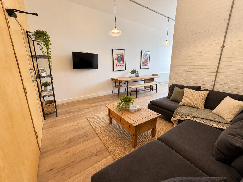 Apartment in Liverpool - View 2