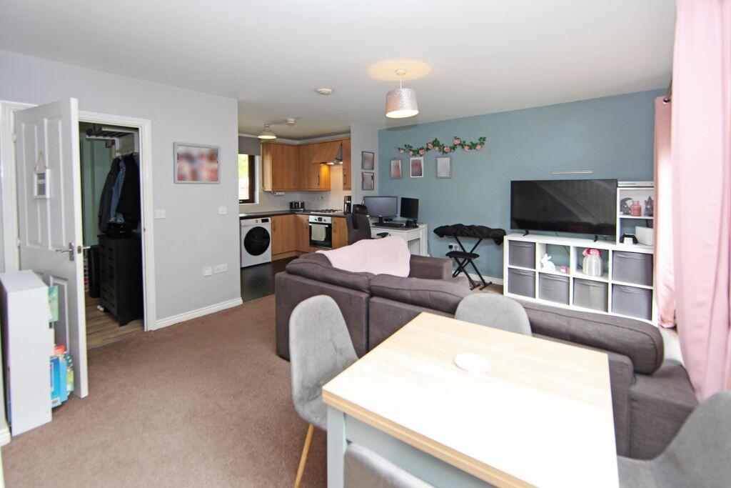 House in Telford, Ketley - More