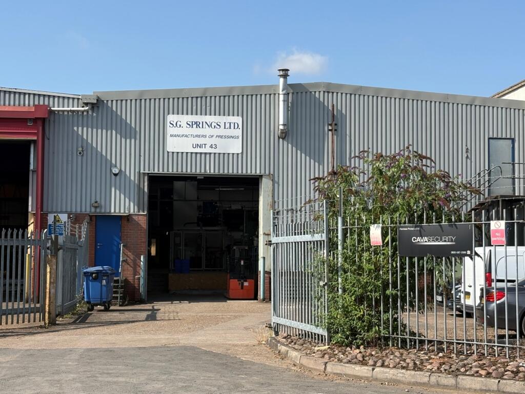 Main image of property: Redditch, 43 Crossgate Drive, Park Farm, Worcestershire, B8 7SN