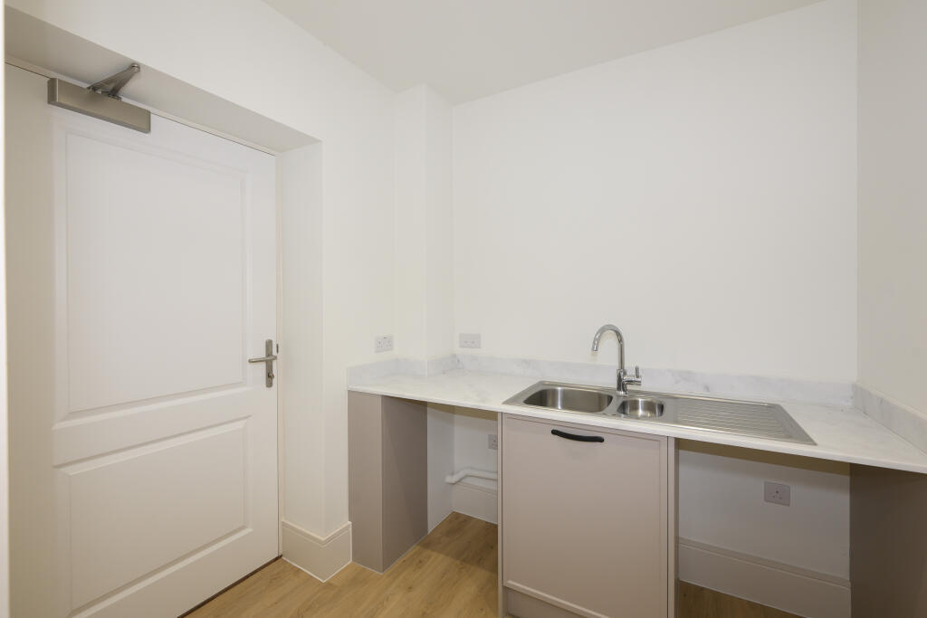 House in Tunbridge Wells, Paddock Wood - View 5