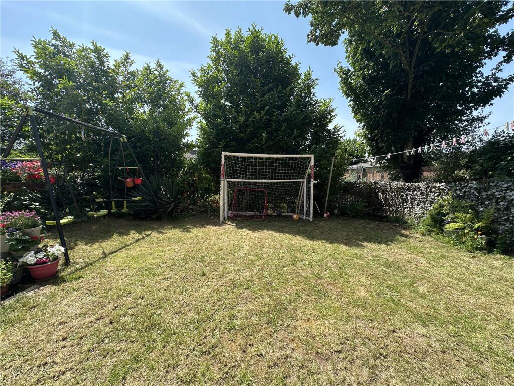 St. Peters Road, Basingstoke, Hampshire, RG22 - View 6