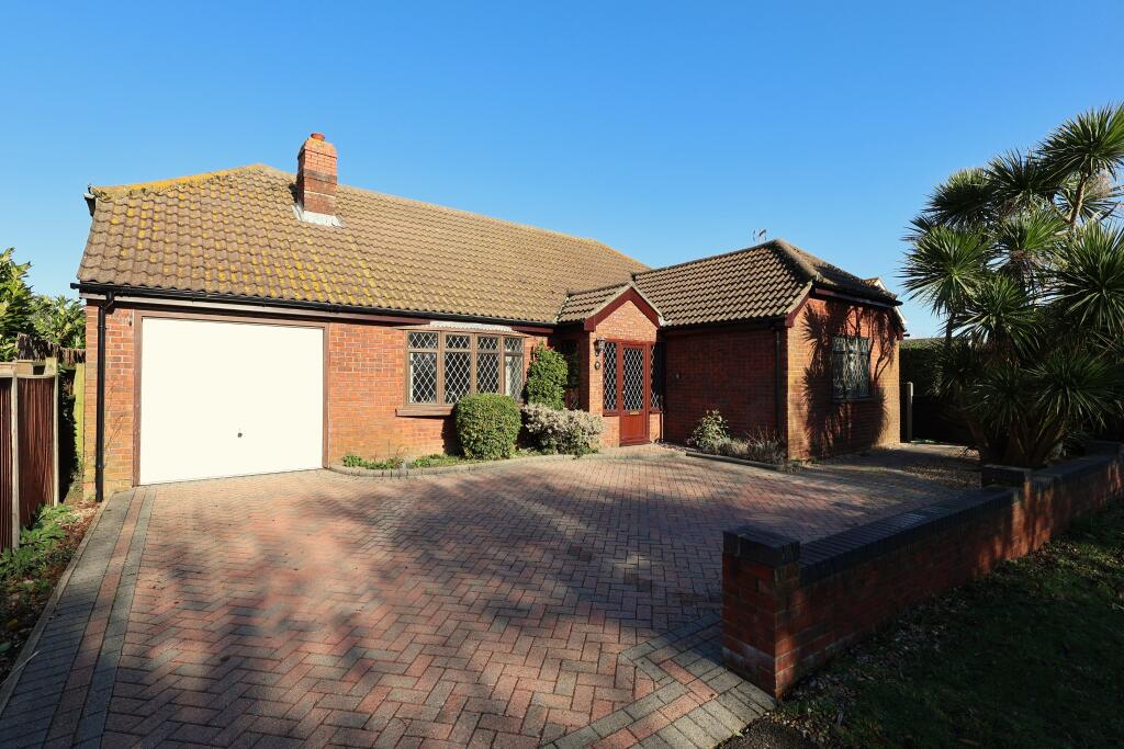 4-bed detached on Avenue Road, Hayling Island, £530,000