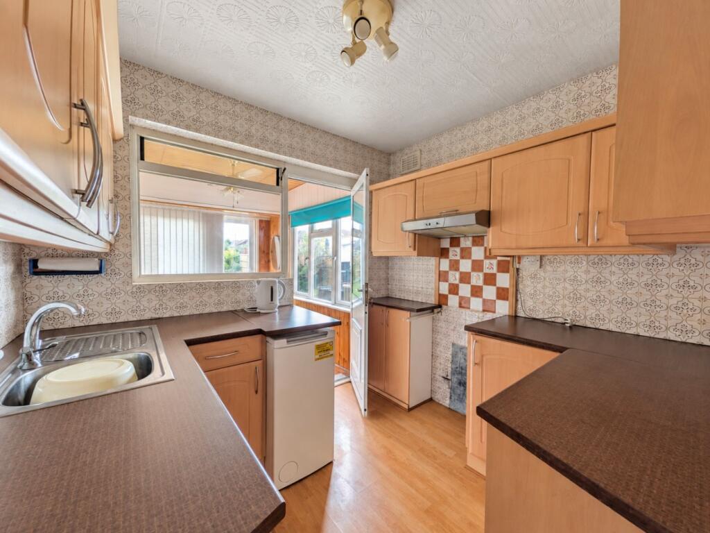 House in Castle Point, Essex - View 4