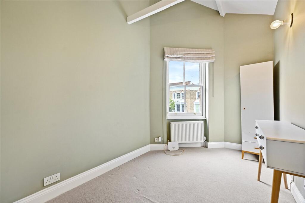 Apartment in London - More