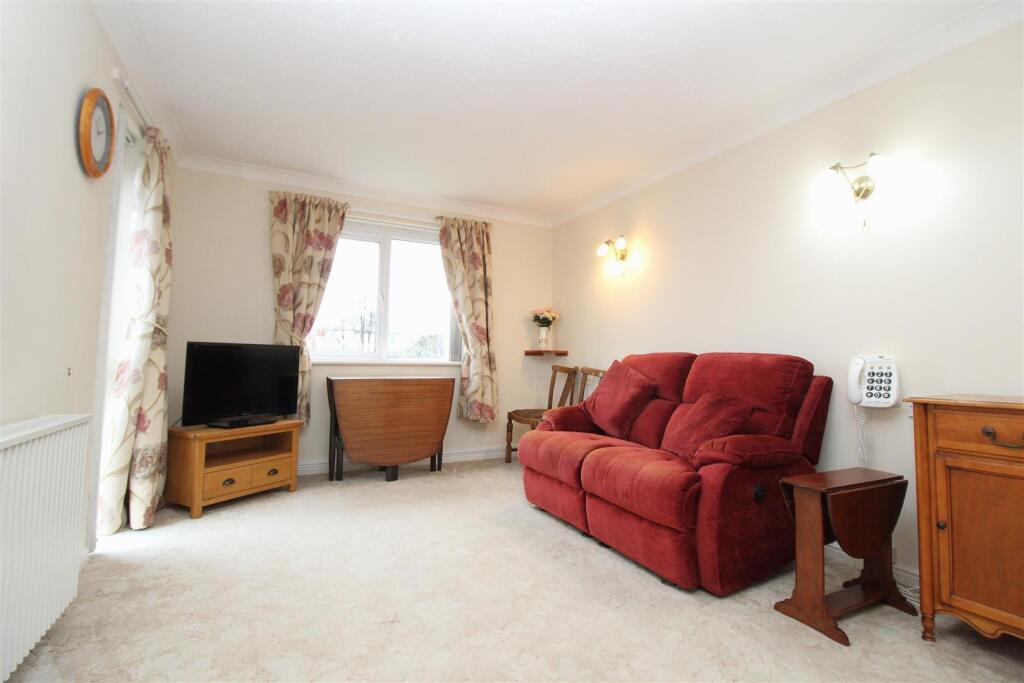 Bede Court, Marden Avenue photo 3