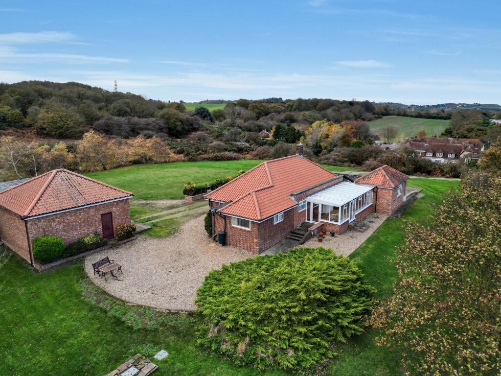 Stunning Coastal Bungalow with Stunning Sea Views & Grounds of Approx 1 Acre (STMS) photo 2
