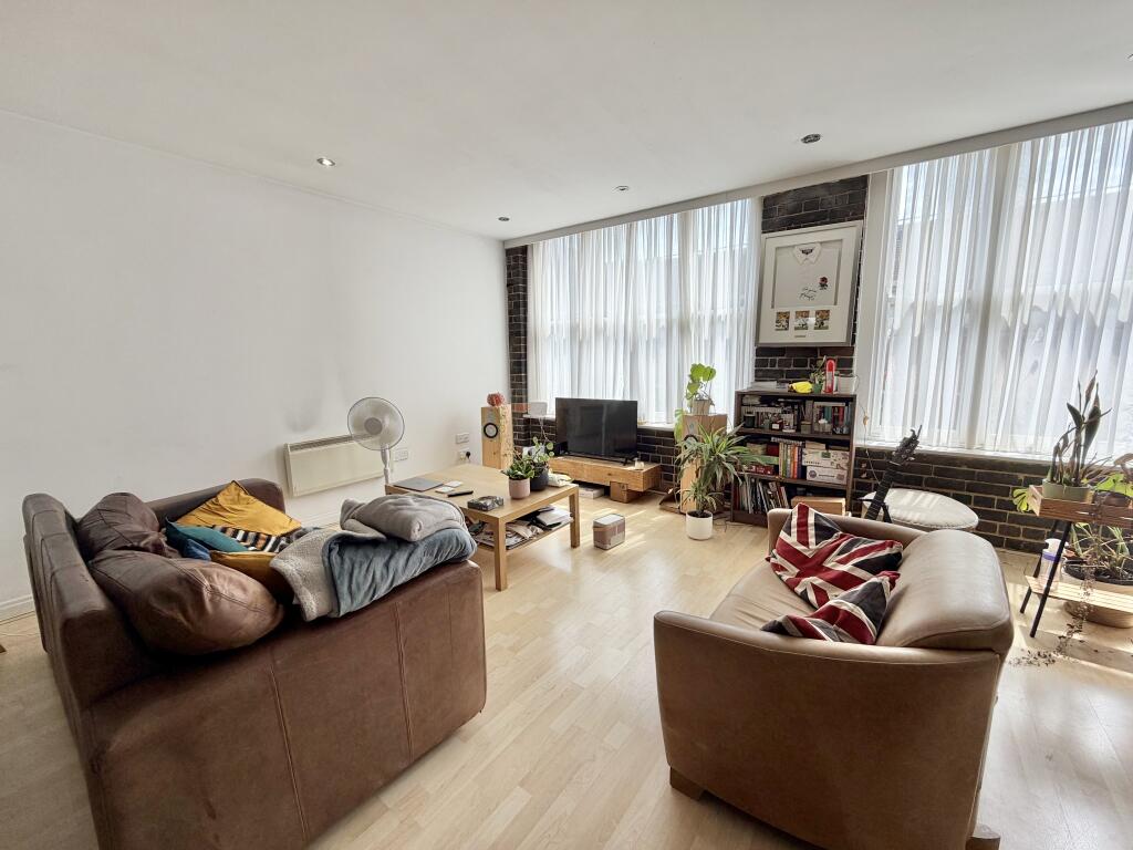 Apartment in Birmingham, Jewellery Quarter - View 3