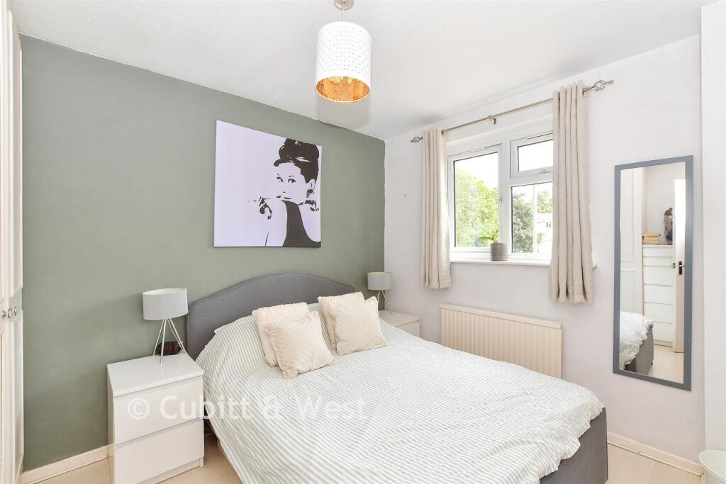 House in Haywards Heath - More