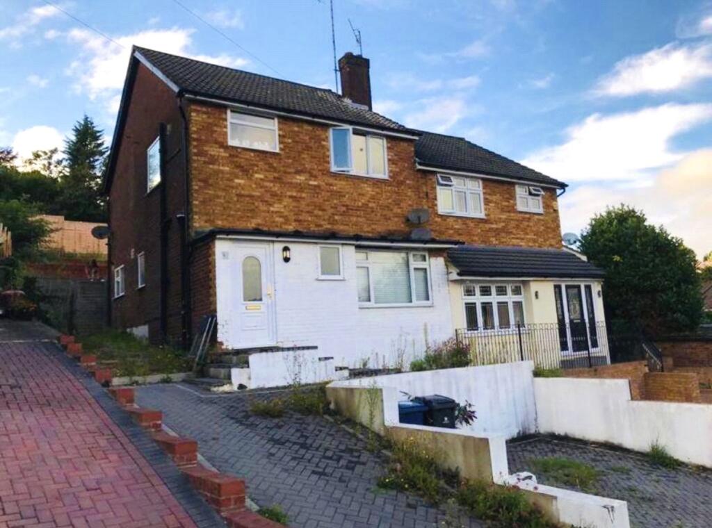Land To The Rear Of Mayhew Crescent, High Wycombe, HP13 photo 2