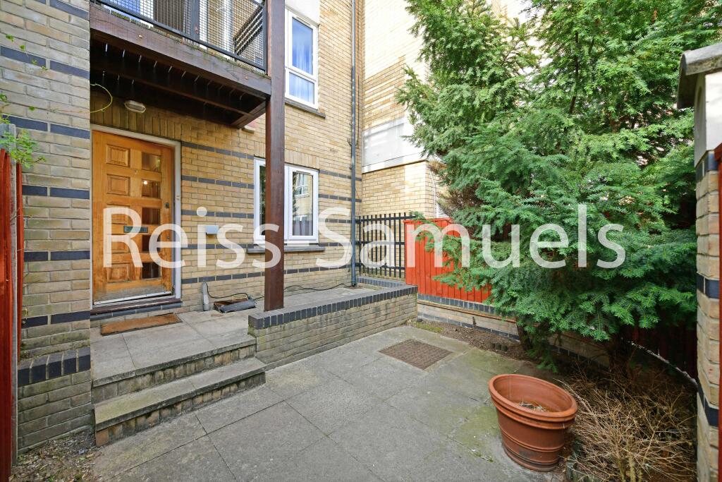 6 bedroom town house for rent