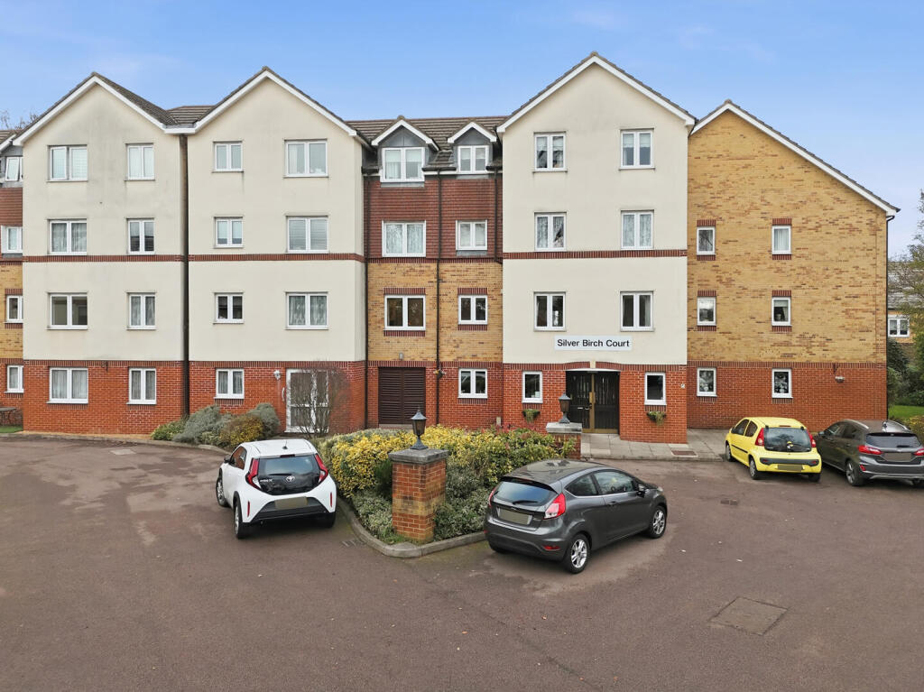 1-bed other on Friends Avenue, Waltham Cross, £125,000