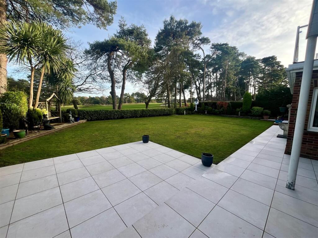 Golf Links Road, Ferndown photo 5