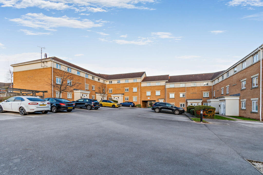 Main image of property: 17 Roundhouse Crescent, Worksop, Nr Nottingham, Nottinghamshire S81 7AL