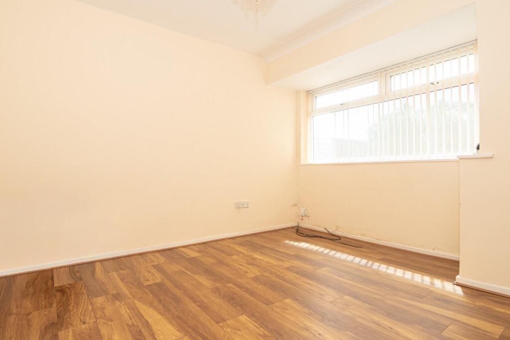 House in Leeds, Farsley - More