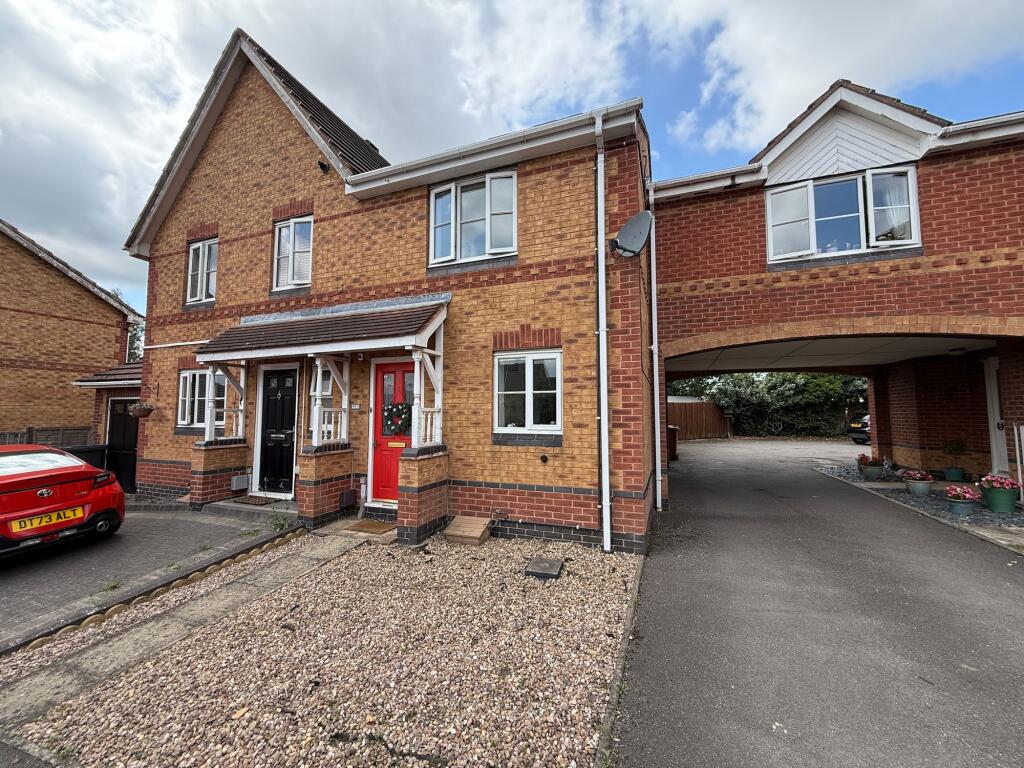 Main image of property: Middle Close, Swadlincote, DE11
