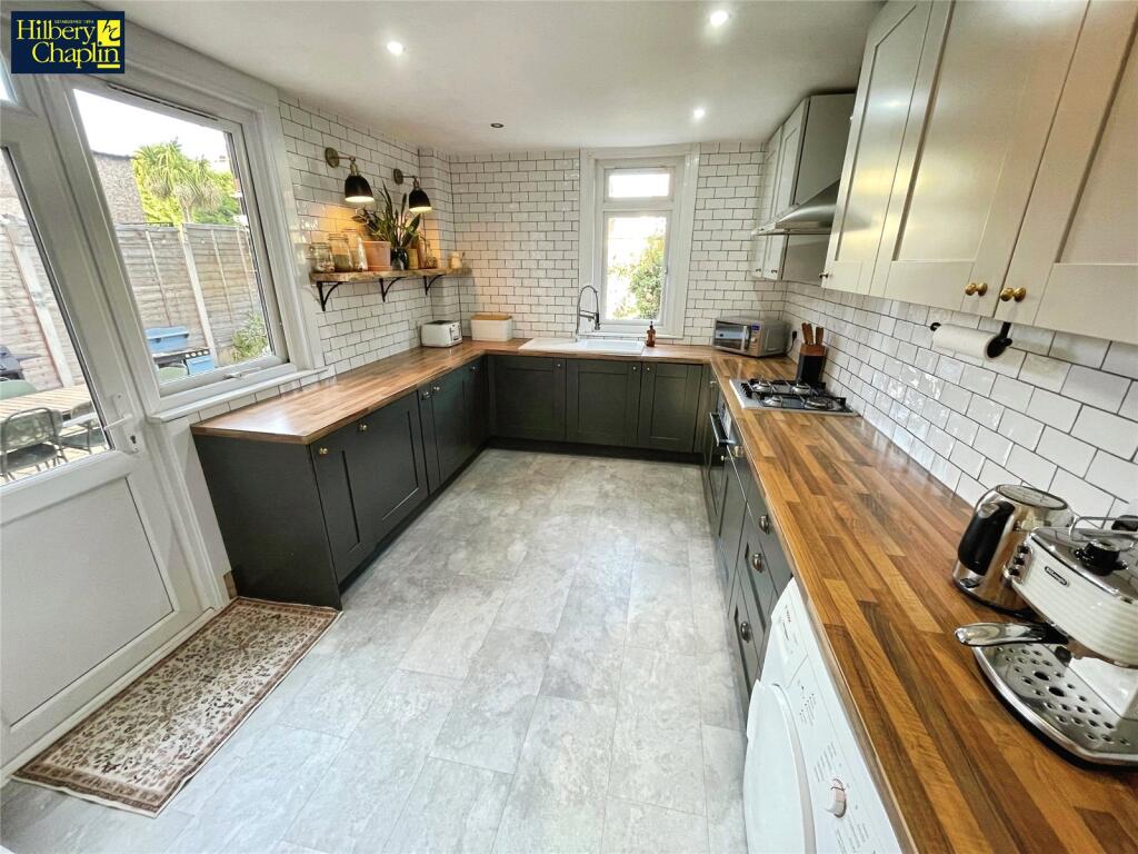 House in Romford - View 2