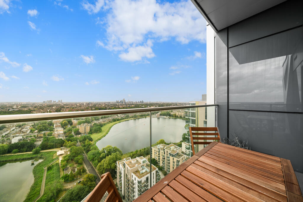 Apartment in London - More